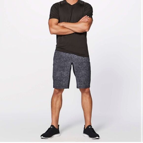 EUC Lululemon The Short Linerless 11” black running shorts L Large starlight - Picture 1 of 9